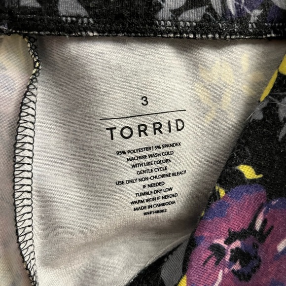 Torrid Black and Purple Floral Women’s Leggings Plus Size 3 - Picture 2 of 5